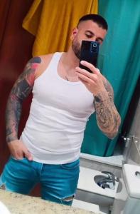 643890984: Chico busca chica en Barcelona