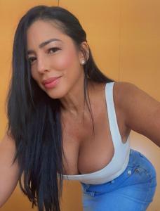 692385780: Chica busca chico en Alicante