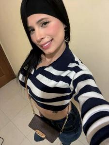 697735584: Chica busca chico en Cádiz