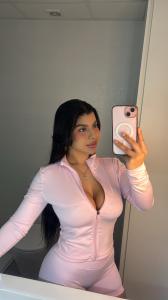 614879347: Chica busca chico en Barcelona