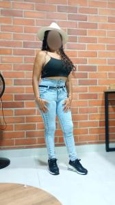 613334070: Chica busca chico en Cádiz