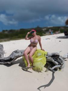 694286258: Chica busca chico en Barcelona