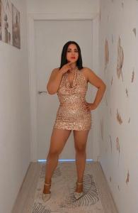 607444943: Chica busca chico en Barcelona