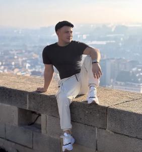 611235589: Chico busca chica en Toledo