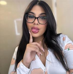 602851728: Chica busca chico en Gerona