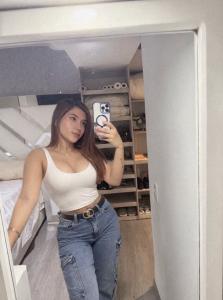 654988287: Chica busca chico en Sevilla