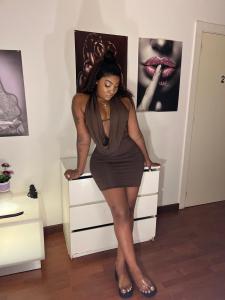 677670478: Chica busca chico en Barcelona