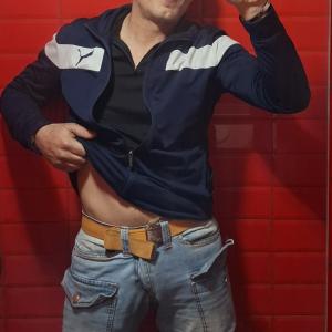 686972509: Chica busca chico en Tarragona