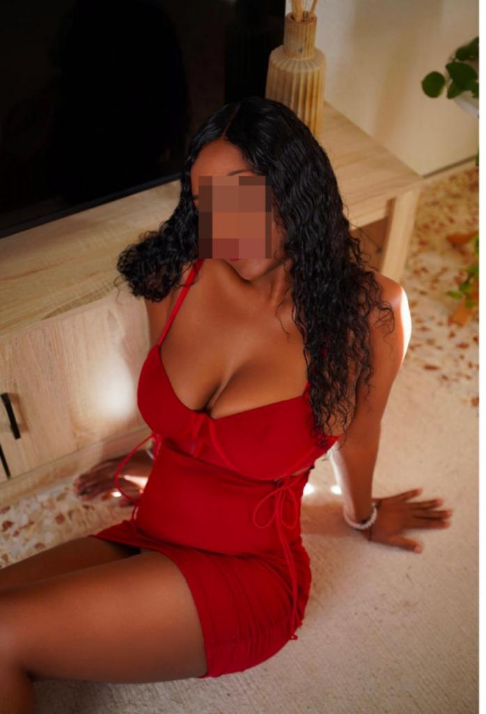 667513485: Chica busca chico en Alicante