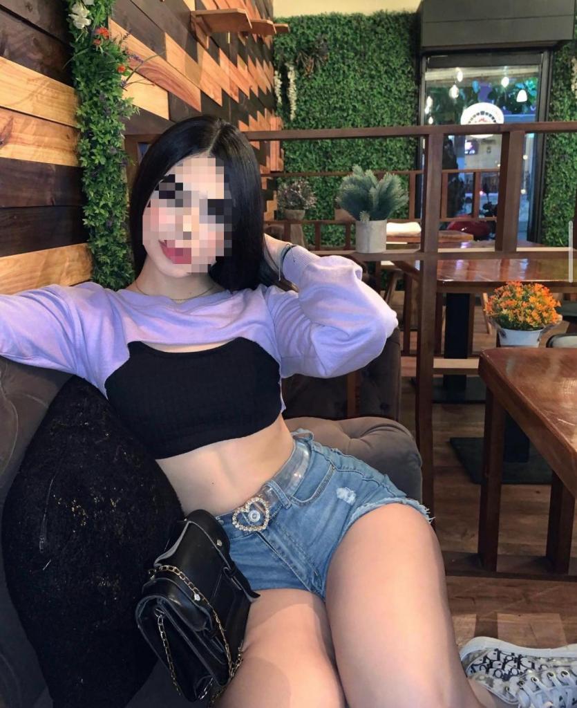 Chica busca chico en Cádiz: 