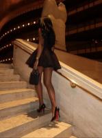 613284042: Chica busca chico en La Coruña