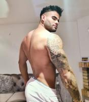 641810949: Chico busca chica en Ibiza