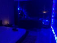 668564113: Chica busca chico en Cádiz