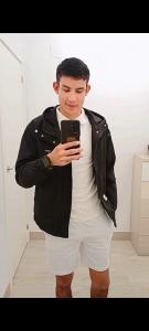 641088537: Chico busca chica en Valencia