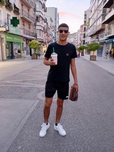 641088537: Chico busca chica en Valencia