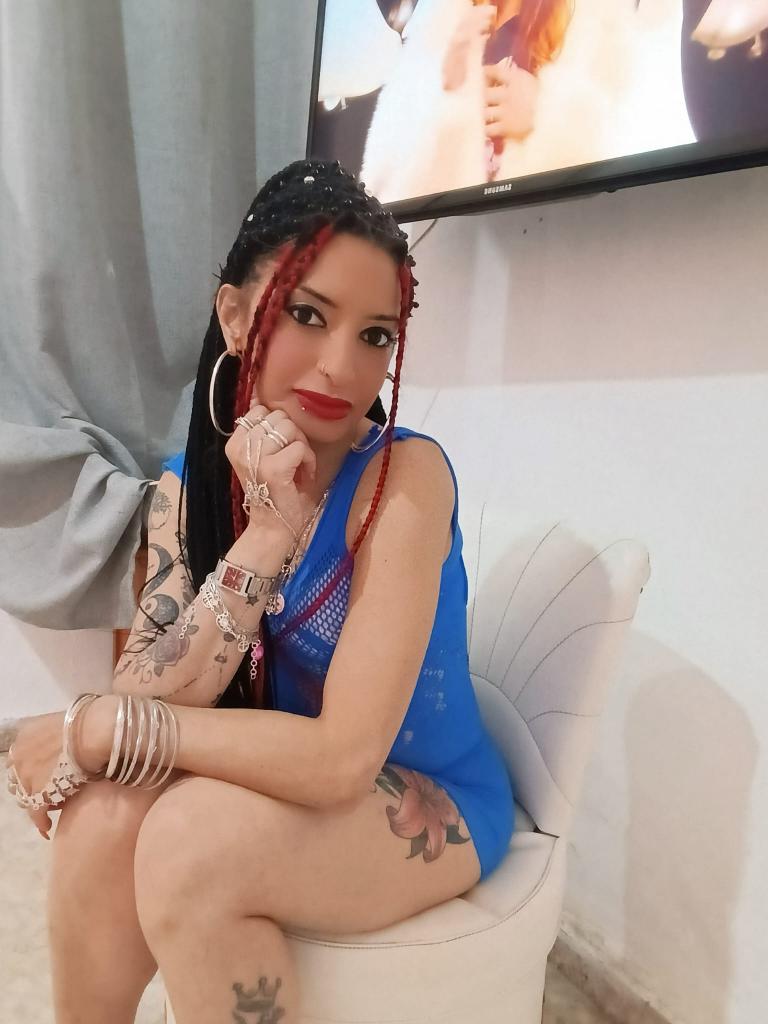 661148499: Chica busca chico en Cádiz