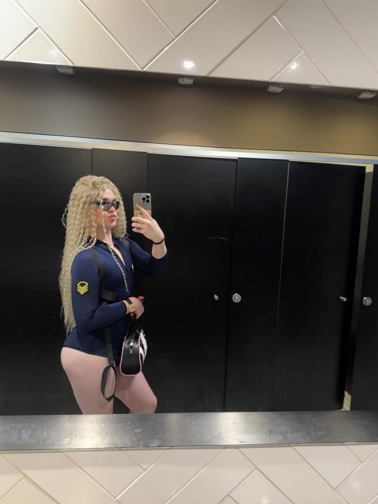 624567517: Transexual en La Coruña