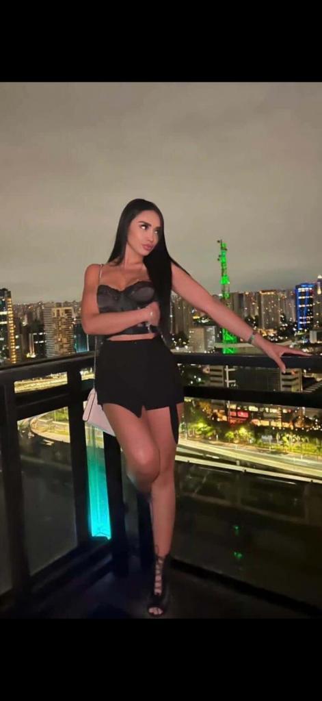 607673370: Chica busca chico en Gerona