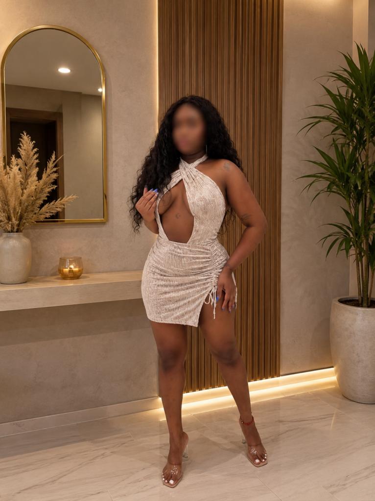 604209550: Chica busca chico en Barcelona