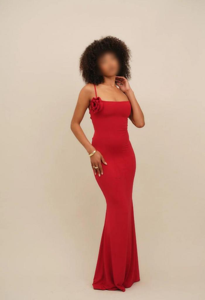 663195950: Chica busca chico en Tarragona
