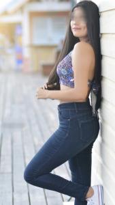 613256649: Chica busca chico en Gerona