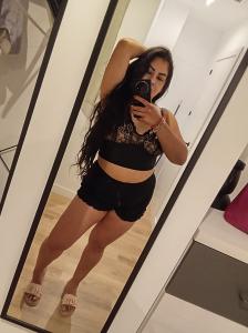 692837792: Chica busca chico en Málaga
