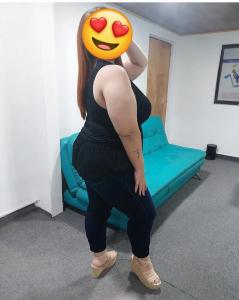 666456763: Chica busca chico en Barcelona