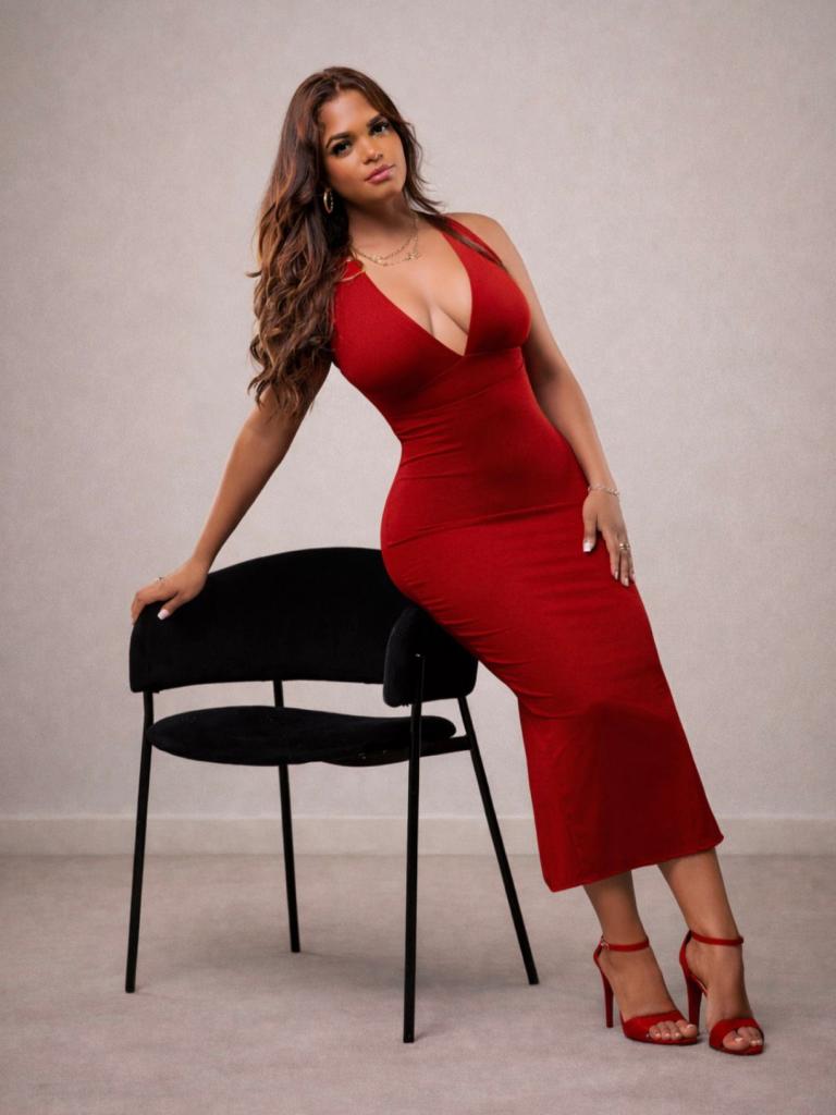 634832178: Chica busca chico en Sevilla