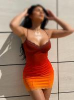 677469576: Chica busca chico en Ibiza