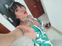 654243095: Chica busca chico en Madrid