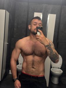 654832604: Chico busca chica en Barcelona