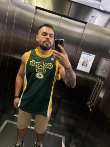 654832604: Chico busca chica en Barcelona