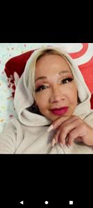 663439766: Travesti en León