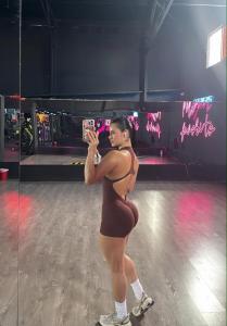 613643920: Chica busca chico en Barcelona