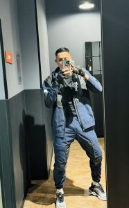 Chico busca chica en Sevilla: 