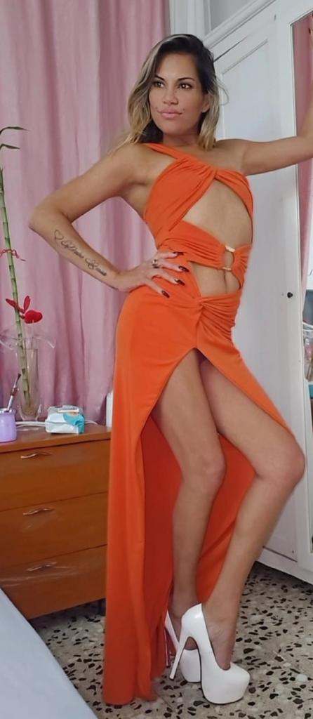 Chica busca chico en Ibiza: 