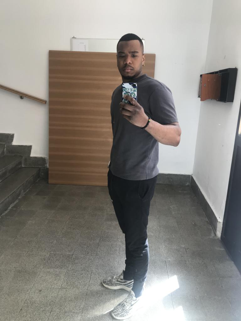 Chico busca chica en Asturias: 