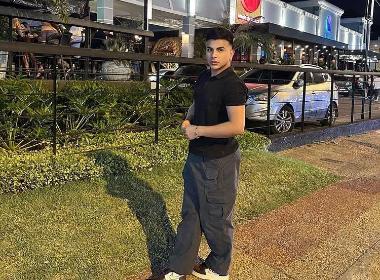 Chico busca chica en Las Palmas: 