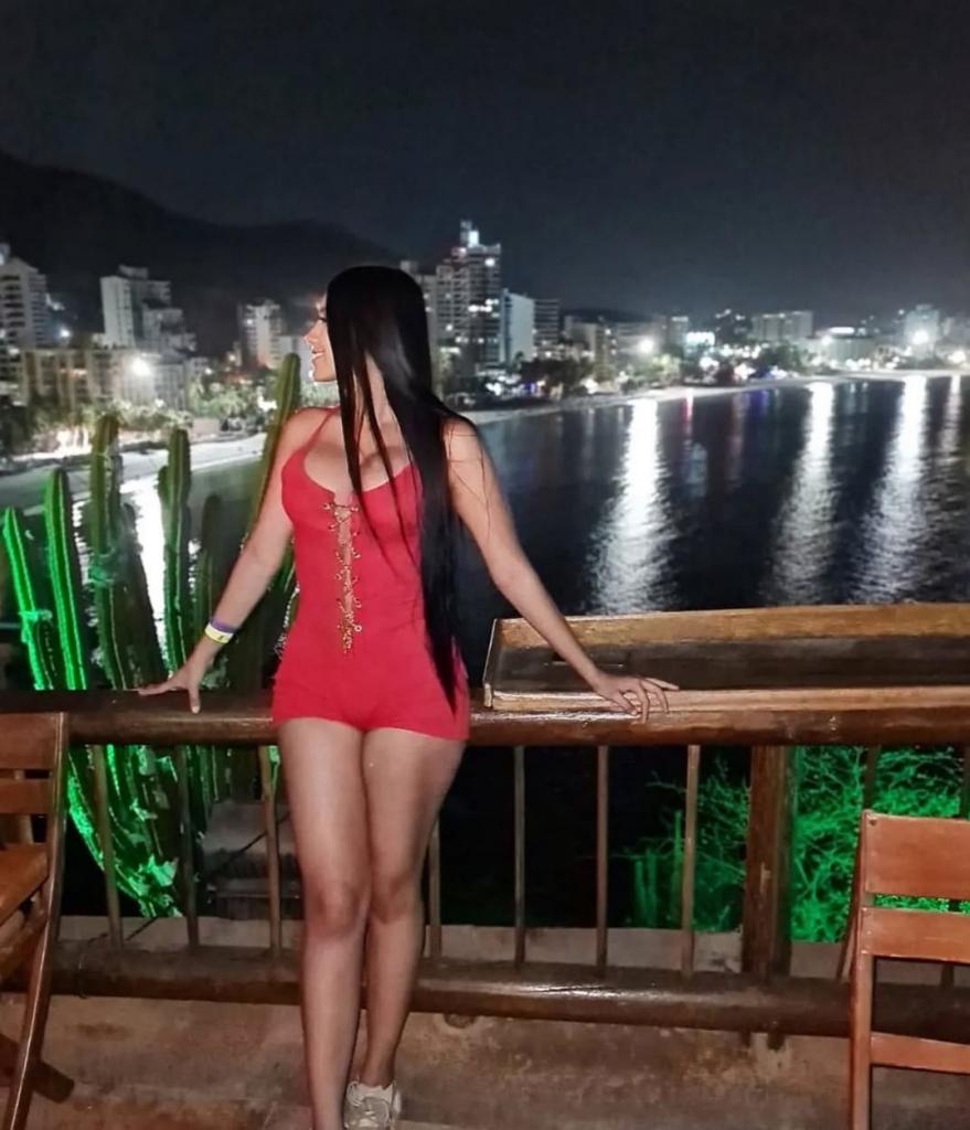 672966300: Chica busca chico en Murcia