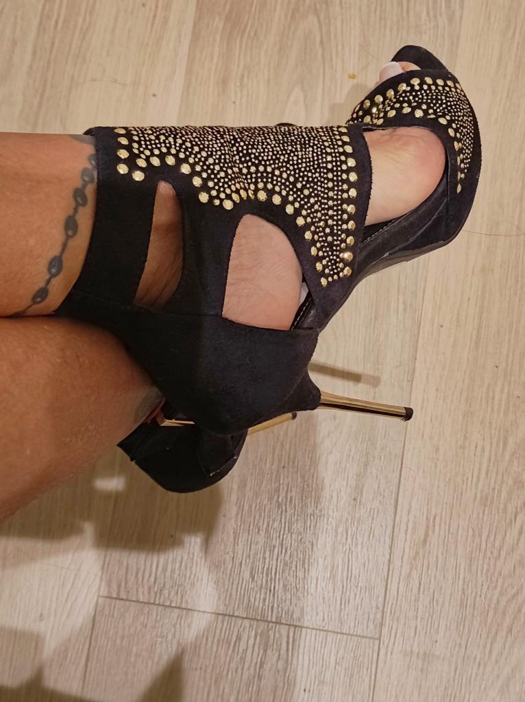 666104171: Chica busca chico en Madrid