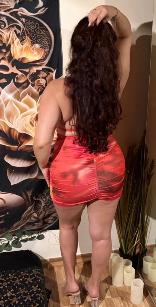 661036639: Chica busca chico en Málaga