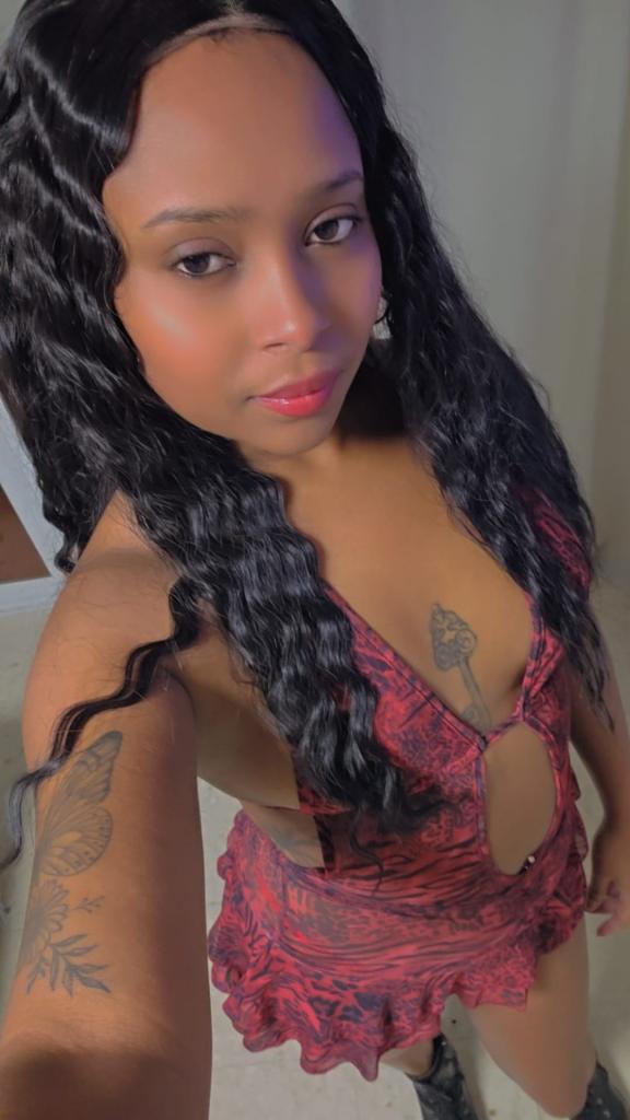 614073442: Chica busca chico en Sevilla