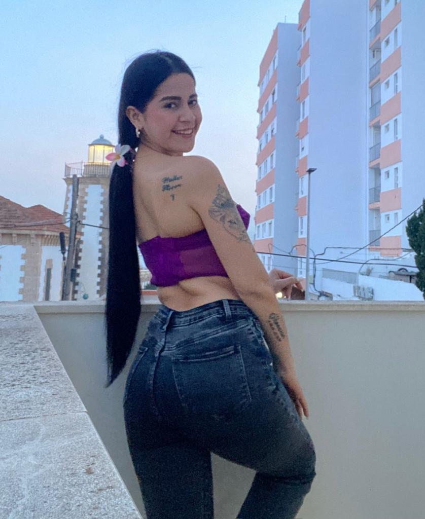 Chica busca chico en Ibiza: 