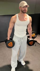 632237269: Chico busca chica en Madrid