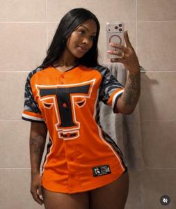 604246431: Chica busca chico en Asturias