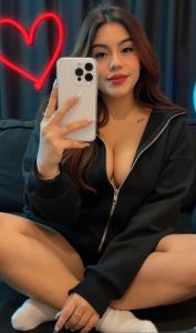 631151588: Chica busca chico en Málaga