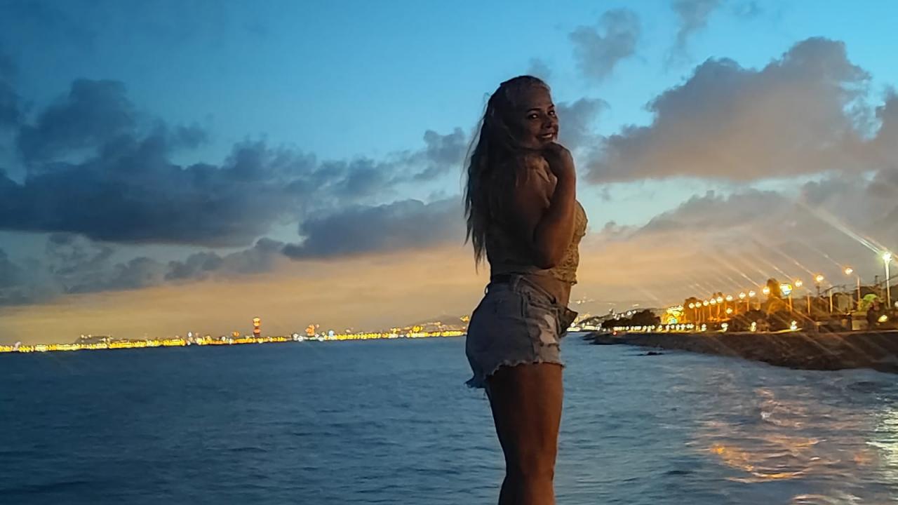 Chica busca chico en La Coruña: 