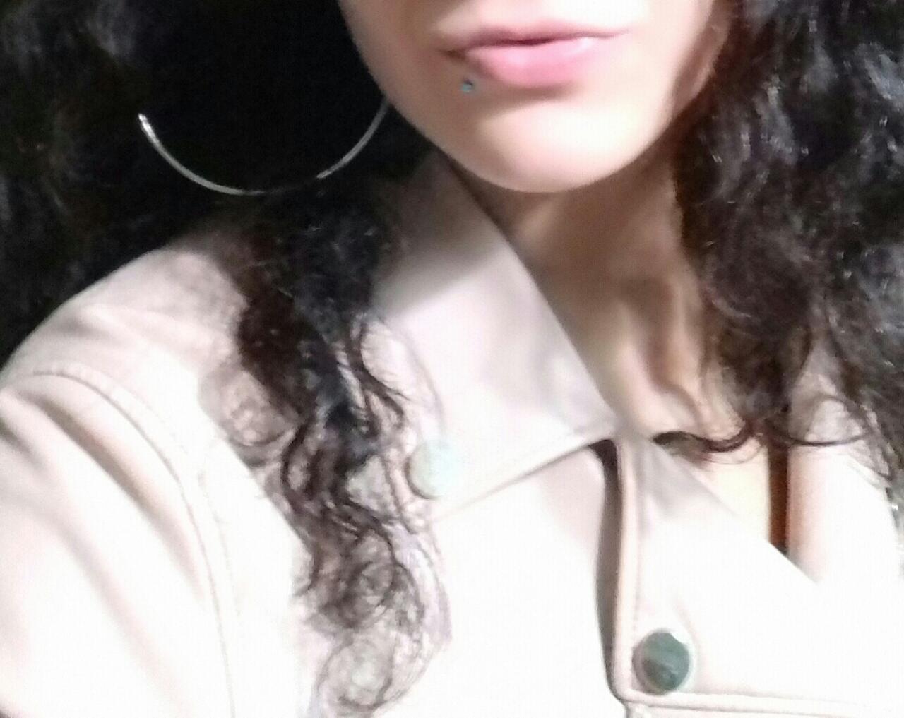 742075149: Chica busca chico en León