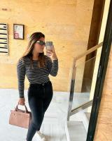 607338255: Chica busca chico en Sevilla