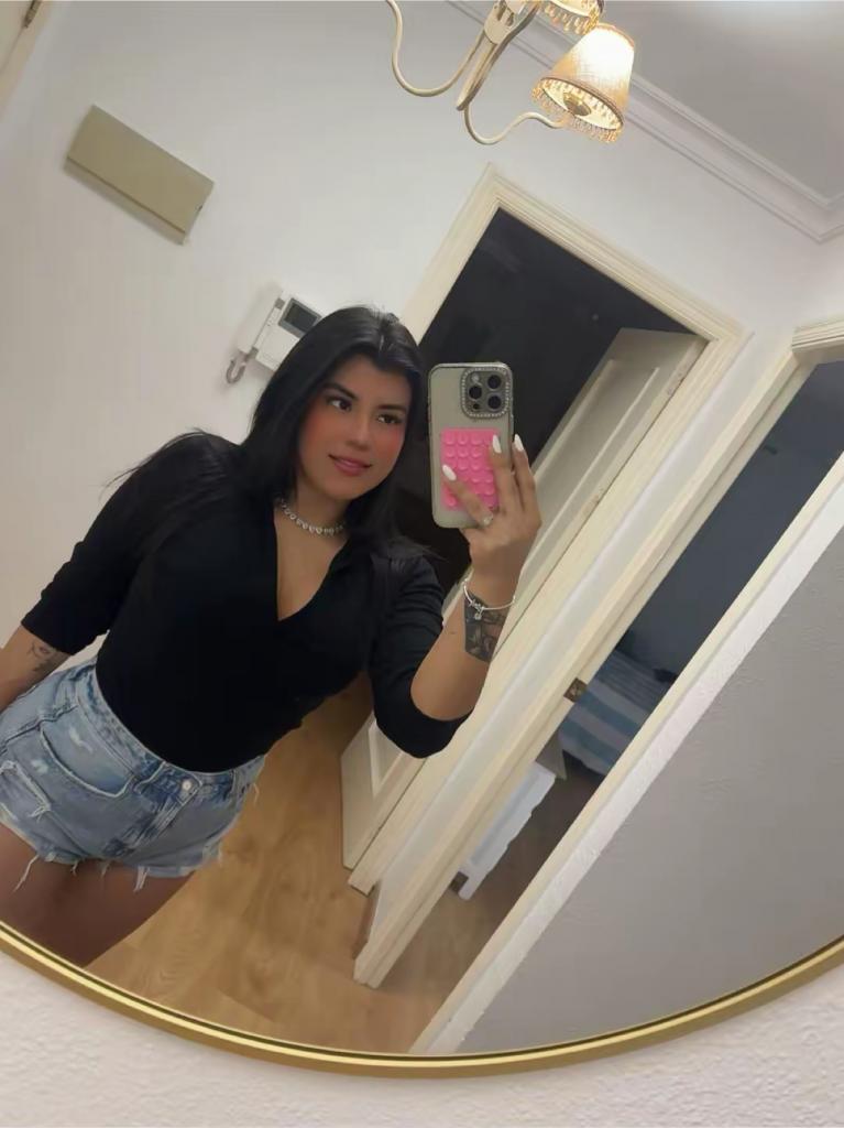 Chica busca chico en Almería: Chica busca chico